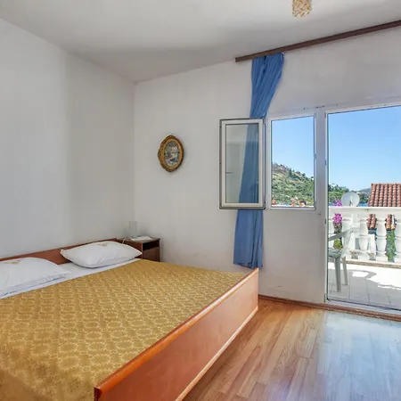 By The Sea Stupin Celine, - 21043 Apartamento *