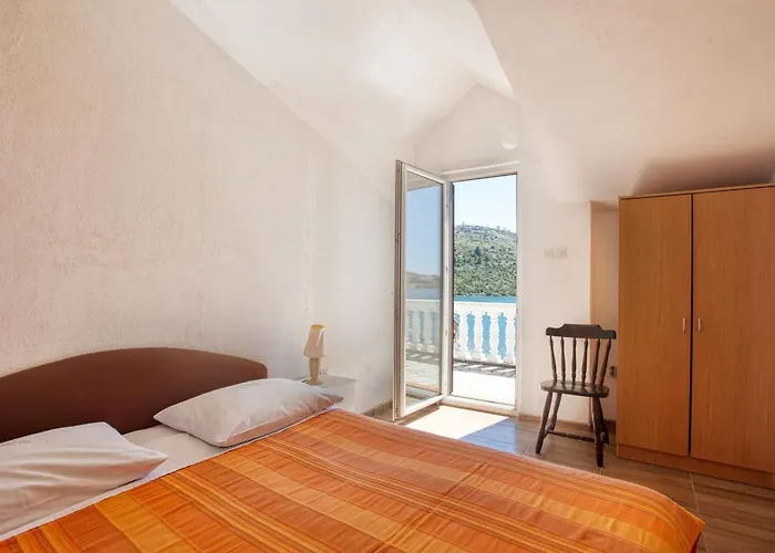 By The Sea Stupin Celine, - 21043 * 로고즈니차