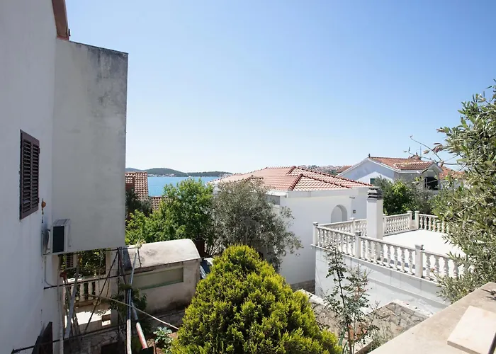 By The Sea Stupin Celine, - 21043 * 로고즈니차