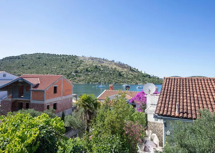 Apartment By The Sea Stupin Celine, - 21043 Rogoznica (Sibenik-Knin)